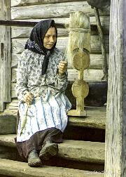 Using a Russian flax distaff in 1910 